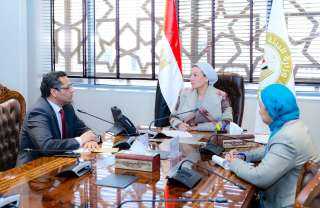 وزيرة البيئة تلتقى نقيب الصحفيين لبحث سبل التعاون في دعم الصحافة البيئية في مصر