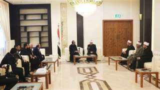 المفتي يستقبل كاهن الكنيسة السريانية الأرثوذكسية في مصر للتهنئة بعيد الفطر
