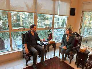 وزيرة الثقافة في زيارة لبيت العود العربي في أبو ظبي لتعزيز التعاون