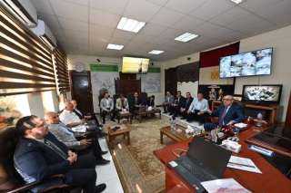 وزير الإسكان يعقد اجتماعا بمقر جهاز مدينة العاشر من رمضان لمناقشة مقترحات تطوير المناطق الصناعية بالمدن الجديدة