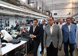 رئيس الوزراء يتفقد مصنع شركة ”إيميسا دينيم” لصناعة الملابس الجاهزة