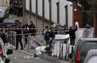 مسلح يحتجز أطفال ونساء بمطعم يهودي بفرنسا