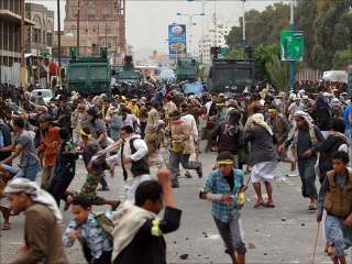 الحوثيون يطلقون النار لتفريق مظاهرة احتجاج ضدهم في جامعة صنعاء