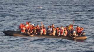 تركيا توقف 42 مهاجراً غير شرعي معظمهم سوريون في بحر إيجه