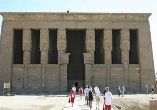 650 سائحا زاروا معبد دندرة بمدينة قنا خلال الأسبوع الماضي