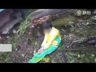 بالفيديو: طفل يدعي اختطافة ليجبر والده على الاهتمام به