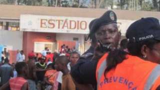 مصرع 17 مشجعا في حادث تدافع بملعب كرة قدم في أنجولا