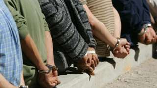 القبض على 4 أشخاص يتاجرون في المواد المخدرة بأسوان