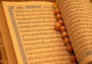 الفرق بين آياته و الآيات في القرآن الكريم