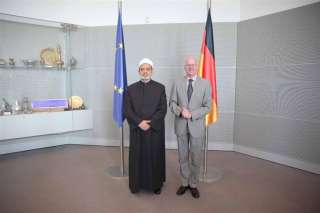 بالصور.. ”الطيب” يزور البوندستاج ويلتقي نوربرت لامرت رئيس البرلمان الألماني