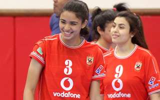 لاعبات الاهلى نور ياسين ويارا شحاتة وغادة حسام يشاركن في دورة العين الودية