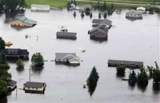الفيضانات تغمر آلاف المنازل في ولاية إلينوي الأمريكية