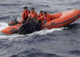 مقتل 10 على الأقل في غرق زورق سريع بأندونيسيا