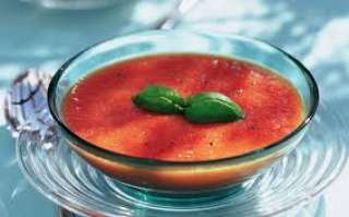 حساء الفليفلة الحمراء المشوية