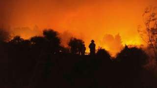 روسيا تعلن حالة الطواريء في إحدى مقاطعاتها لنشوب حريق ضخم
