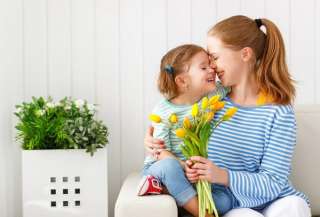 6 تصرفات تخبرك أن طفلك يحبك