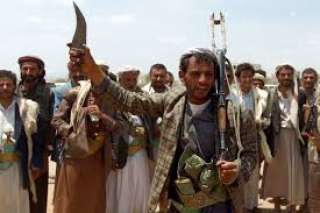 الحوثيين يحتجزون 10 شاحنات إغاثية جنوب صنعاء