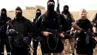 داعش يستهدف عشرات النازحين بسيارة مفخخة شرقي الفرات 