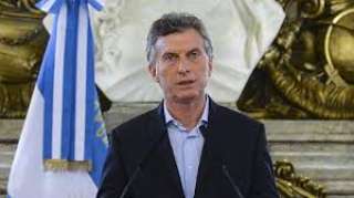الرئيس الأرجنتيني يتعهد بالعثور على الغواصة ”سان خوان” 