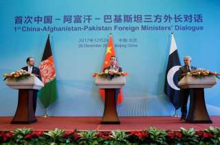 خارجية الصين وباكستان يدرسان ضم أفغانستان للممر الاقتصادي  