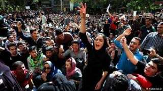  حكومة طهران تستعرض قوتها ضدنا والموت للديكتاتور 