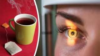 تخلص من المياة الزرقاء على العين بـ”الشاى الساخن”