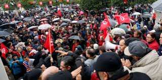 الإماراتية: التظاهرات التونسية تضع الحكومة أمام اختبار صعب