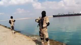 القوات المسلحة تعزز إجراءاتها لتأمين المعابر والمعديات على المجرى الملاحي لقناة السويس