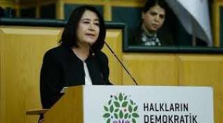 تركيا تأمر باعتقال زعيمة لحزب الشعوب الديمقراطي المؤيد للأكراد