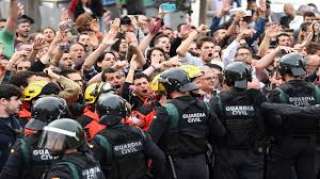 الشرطة الإسبانية تعتدي على المتظاهرين في مدريد 