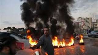 بالفيديو ..حريق وإطلاق نار خلال احتجاجات بمدينة إيرانية 