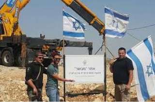 الاحتلال ينصب كرافانات في محيط أبو ديس شرق القدس 