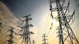 كهرباء الأقصر: استبدال الخطوط الهوائية للجهد المتوسط بكابلات أرضية