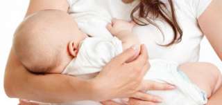 الرضاعة الطبيعية وفوائدها على الأم والطفل