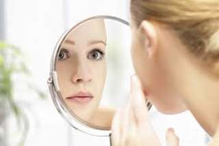 طرق علاج البقع البنية في الوجه والجسم