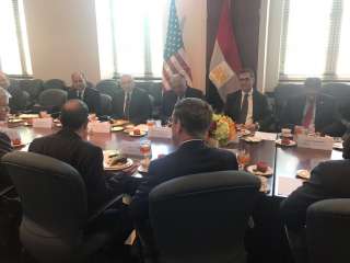وزير الخارجية يشارك فى غداء عمل مع ممثلى كبرى الشركات الأمريكية بواشنطن