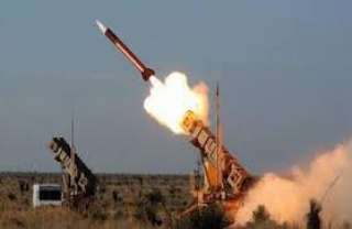 الحوثيون يعلنون إطلاق صاروخ باليستي على نجران