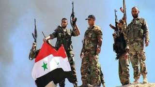 شاهد.. جنود سوريون يرقصون كيكي أثناء توجههم لتحرير إدلب  