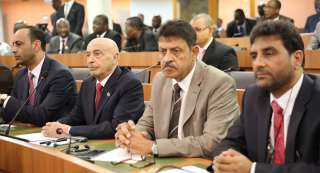 البرلمان الليبي يطيح بحكومة الوفاق الوطني بعد اشتباكات طرابلس