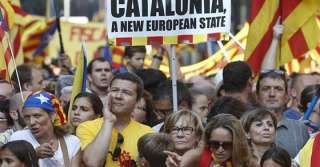 مؤيدون لاستقلال كتالونيا يحتجون ويغلقون الطرق في الإقليم 