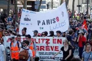 فرنسا تشهد احتجاجات ضخمة على سياسات ماكرون الإصلاحية 