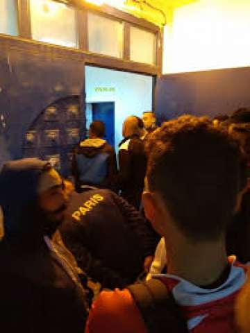   جيش الاحتلال يحتجز 100 لاعب وإداري فلسطيني في استاد  الخضر 
