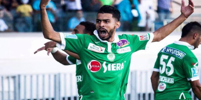  محمود بنحليب لاعب الرجاء المغربي