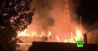 بالفيديو .. صواعق برقية تحرق كنيسة الولايات المتحدة الأمريكية  