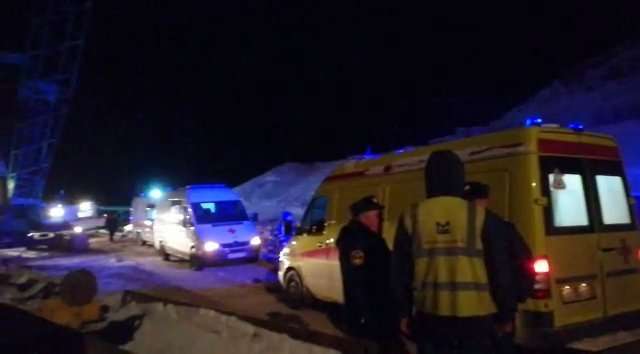مصرع شخصين وإصابة 7 آخرين جراء انهيار جسر في سيبيريا 