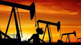 صعود أسعار النفط 4%.. وتوقعات بخفض الإمدادات