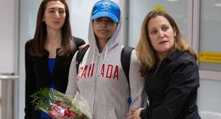 وزيرة الخارجية الكندية تستقبل الفتاة  السعودية رهف القنون الهاربة  