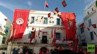 المعارضة التونسية تطالب بإسقاط حكومة الشاهد