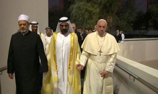 حاكم دبي يمنح شيخ الأزهر وباباالفاتيكان جائزة الأخوة الإنسانية
