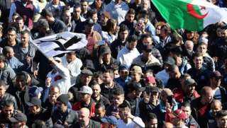 حكومة الجزائر: الصناديق ستحسم الولاية الخامسة لبوتفليقة